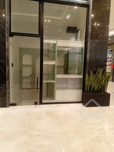 اجاره واحد تجاری 67 متری جنب ایستگاه مترو