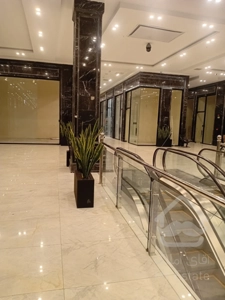 پیش فروش رونیکا مال میرزا بابایی ، ویترین مدرن کسب و کار شما