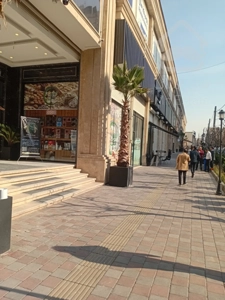 پیش فروش رونیکا مال میرزا بابایی ، ویترین مدرن کسب و کار شما