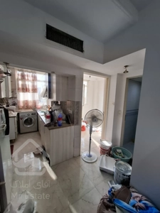 ۵۰ متری طبقه چهارم از ۴تا تک واحدی انباری کاذب