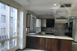 93متر غرق در نور / دسترسی مناسب باغ فردوس