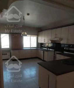 ۲۱۵ متر / فرمانیه / فول بازسازی / حیاط اختصاصی