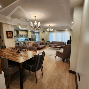 فروش آپارتمان ۹۲ متری سالن پرده خور در بلوار فردوس