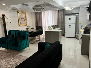 فروش۸۰م واحد نور مستقیم رو به افتاب لاکچری