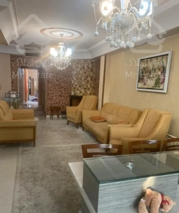 93.6 متر مربع و دوخوابه و ساختمان و آرام