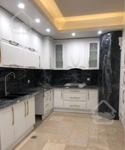 نیاوران ،گلسنگ۱۹۵متر  ۳خوابه، دسترسی دار