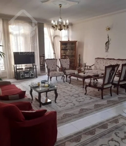 میدان ۳۲ / ۹۰ متر / فول امکانات / طبقه ۵