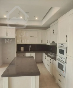 اپارتمان 185متری/2پارکینگ/شمال بلوار