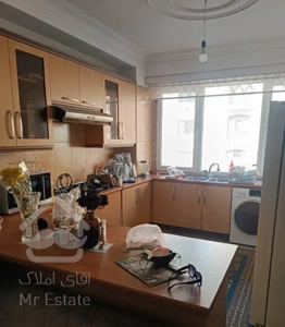 ۷۵ متری ۲ خوابه در صرافهای جنوبی