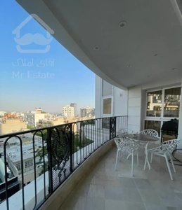 فروش آپارتمان ۳۰۰ متری ۳ خوابه در نیاوران