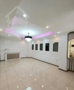 ۶۶متری رو به نما فول امکانات با پارکینگ