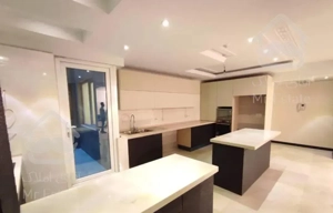 185متر /اندرزگو /تراس 20متری /فول بازسازی