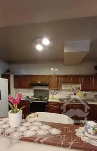 فروش آپارتمان ۱۸۳ متری قدرالسهمی فاطمی