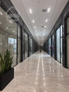 40 متر تجاری  در مرکز تجاری رونیکا مال هروی / جنب مترو