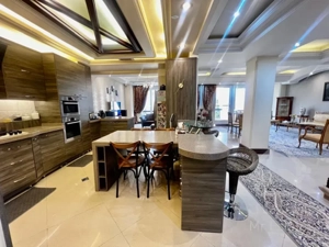 فروش اپارتمان220 متری زعفرانیه