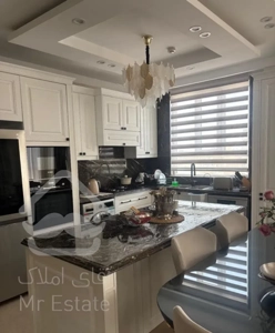 آپارتمان ۹۰ متری قلهک دو پارکینگ ورودی لابی