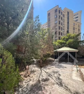 خوش‌نقشه و دلباز در کوهک با سند تک برگ