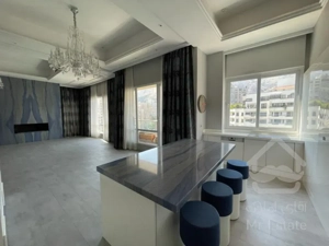 فروش اپارتمان 178 متری زعفرانیه