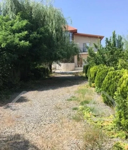 باغ ویلای شهرکی استخردار/۸۰۰متری ، زق