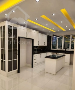 ۱۱۵ متری کلید نخورده / ژیان پناه / فول امکانات