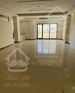 ۲۱۰ متر ۳ ساله رو به آفتاب درحد کلید نخورده