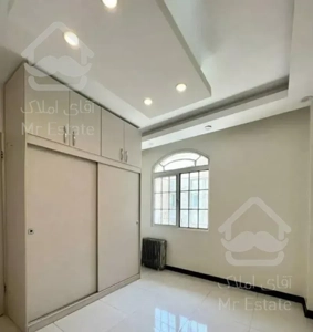 واحد متریال / وام دار