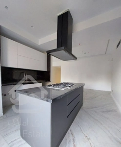 آپارتمان ۱۸۰ متر سه خواب کلید نخورده فول مشاعات