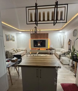 93متر  فول‌امکانات سالن‌پرده‌خور  سرمایه‌گذاری