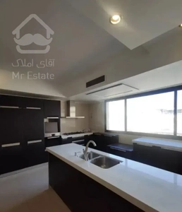 کامرانیه شمالی ۲۲۰ متر کلید نخورده