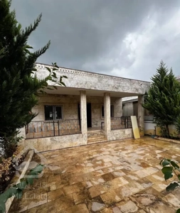 ویلا همکف نماسنگ ۲۳۰ متری دوخوابه سنددار