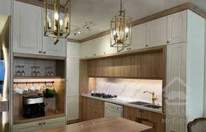 پشت حاشیه وکیل آباد / ۱۰۵ متری / نوساز / فول