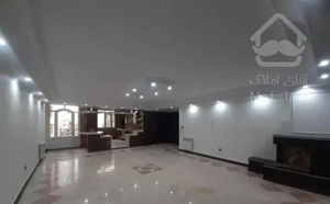 ۱۳۰ متر ۳ خوابه امکانات کامل