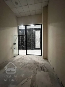 رهن و اجاره مغازه ۵۶ متری در طبقه اول رونیکامال