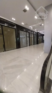 رهن و اجاره مغازه ۴۰ متری روبروی درب ورودی در حسین آباد