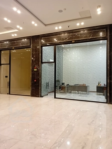 رهن و اجاره مغازه ۷۰ متری در رونیکامال هروی