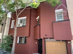 ۲۵۰ متر ویلایی وکیل آباد ، باهنر