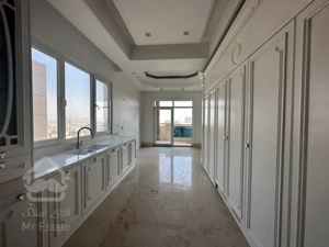 فروش آپارتمان ۲۹۰ متری در محمودیه