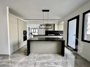 فروش آپارتمان ۲۰۰ متری در زعفرانیه