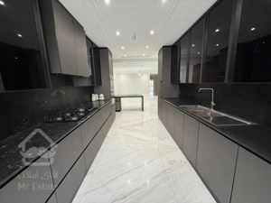 فروش آپارتمان ۲۴۰ متری در محمودیه