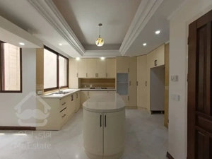 رهن آپارتمان ۲۷۰ متری در زعفرانیه