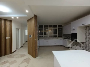 رهن آپارتمان ۱۸۰ متری در زعفرانیه