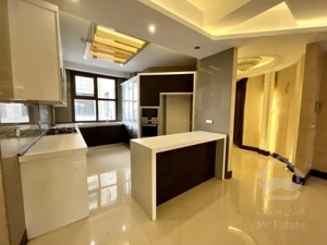 فروش آپارتمان ۱۳۰ متری در ولنجک