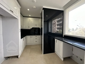 فروش آپارتمان ۱۳۰ متری در زعفرانیه