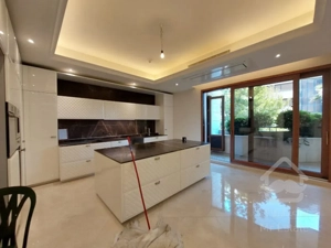 رهن آپارتمان ۴۳۰ متری در محمودیه