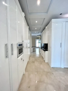 فروش آپارتمان ۲۱۵ متری در زعفرانیه