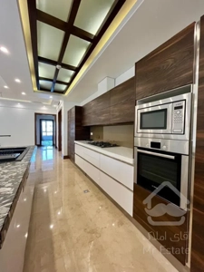 فروش آپارتمان ۱۳۲ متری در زعفرانیه