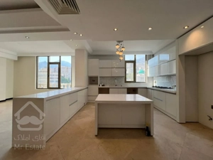 فروش آپارتمان ۲۰۰ متری در زعفرانیه