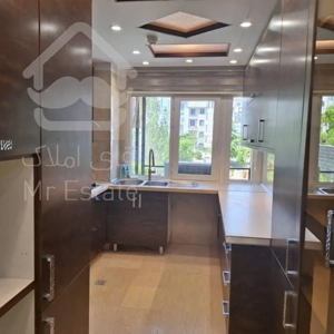 فروش آپارتمان ۹۰متری فول امکانات زیر قیمت منطقه