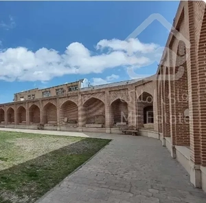 ویلایی دو طبقه در مرکز شهر موقعیت اداری و تجاری