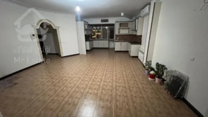 فروش آپارتمان ۸۰متری بازسازی شده کم واحد زیر قیمت منطقه